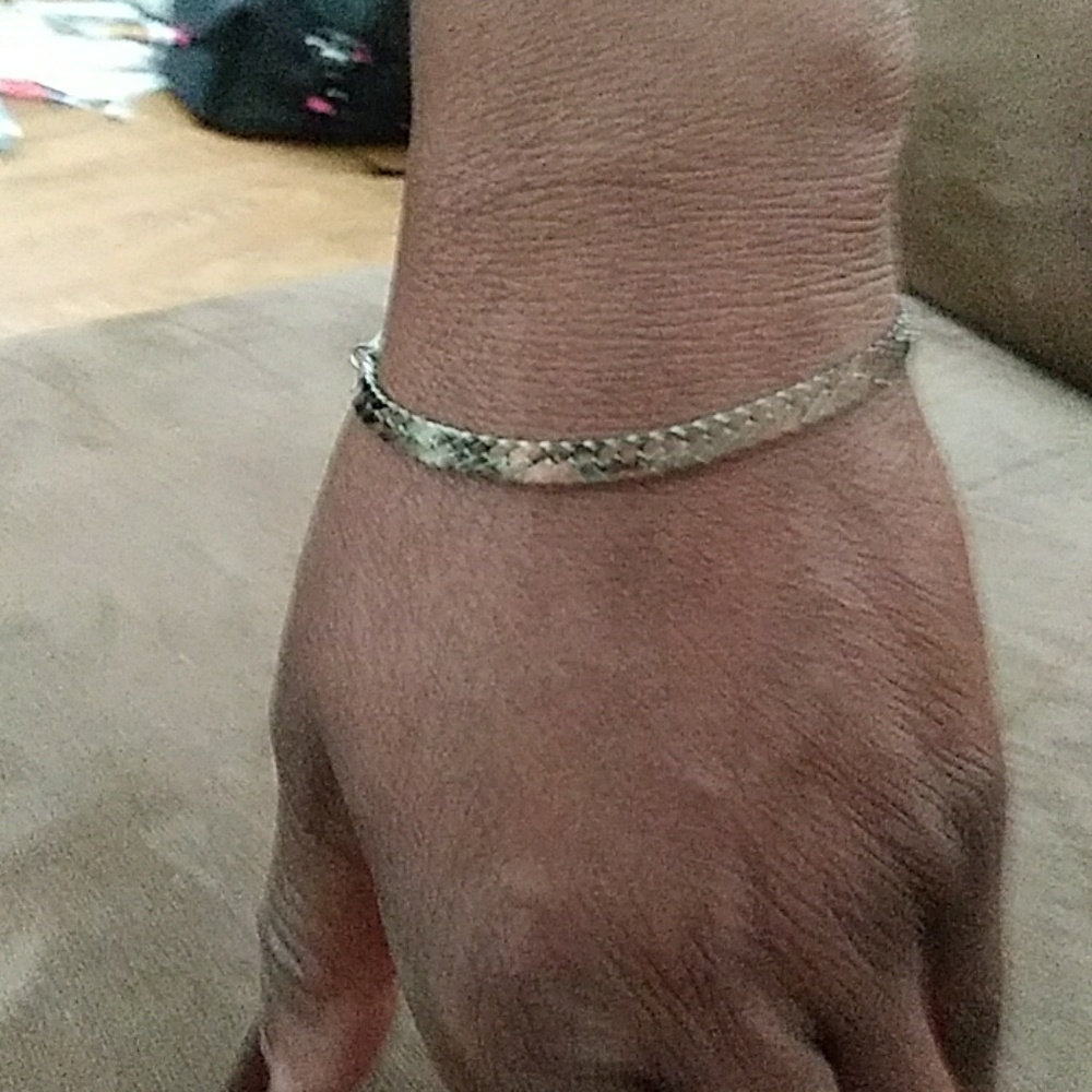 Avon Classic Chevon Bracelet Silvertone